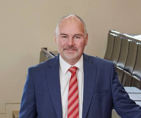 Профессор Эдуард Сименс